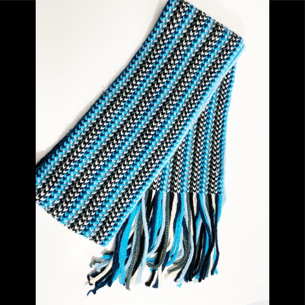 ❤️ 3/20 NYCO Knit Scarf
